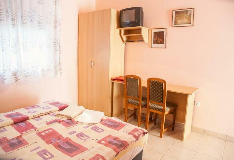 Standardrum Trädgårdsutsikt, Izabella Panzio