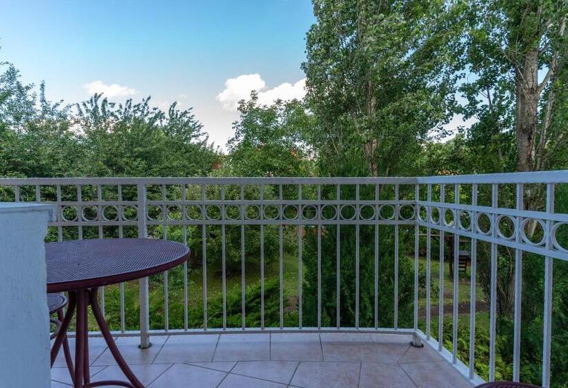 Familjerum, Izabella Panzio