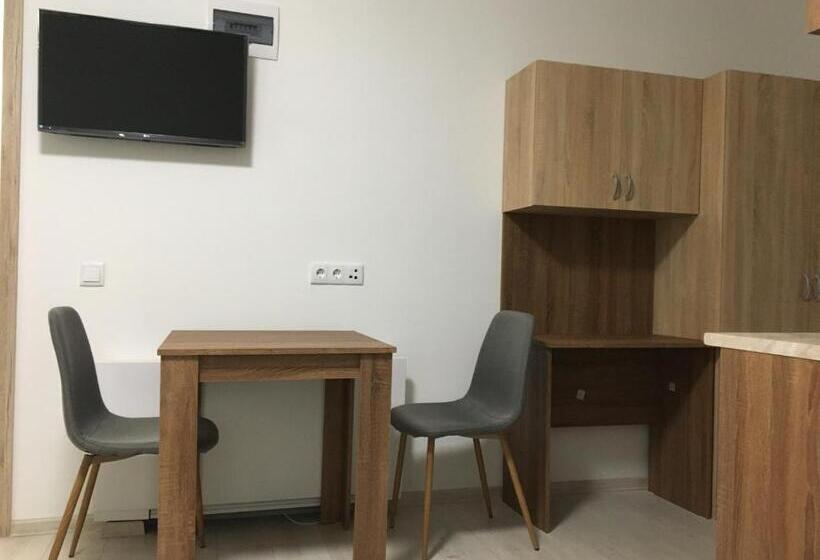 Standardrum, Izabella Panzio