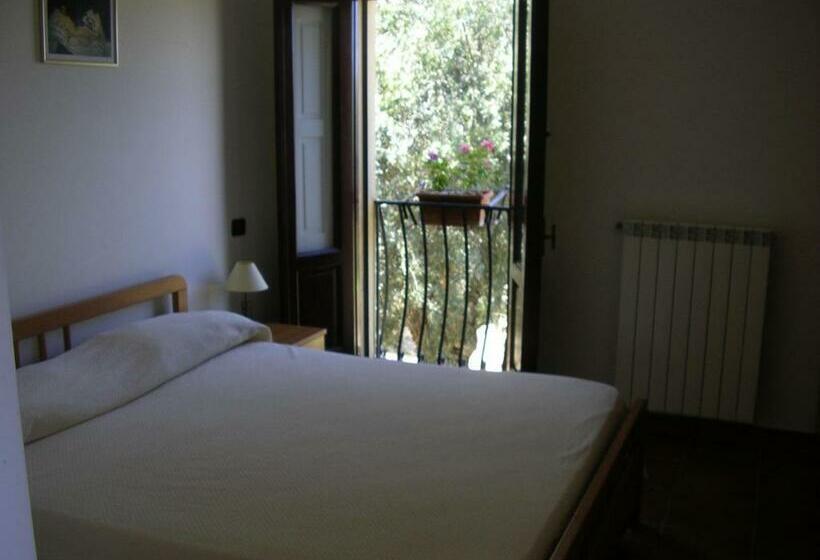 شقة غرفة واحدة مزودة بتراس, Agriturismo Torre Rinusa