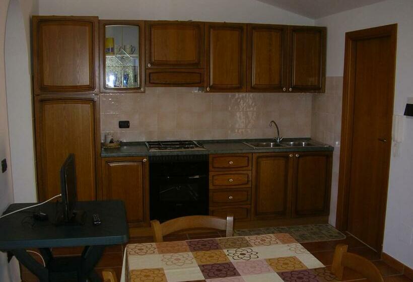 شقة غرفة واحدة مزودة بتراس, Agriturismo Torre Rinusa