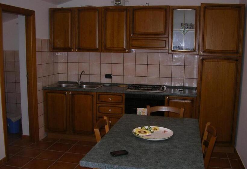 شقة غرفة واحدة مزودة بتراس, Agriturismo Torre Rinusa