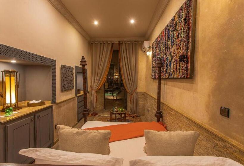 اتاق استاندارد با چشم‌انداز استخر, Le Medina Privilege Riad & Spa