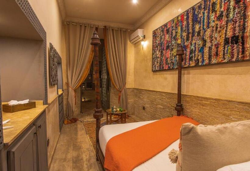 اتاق استاندارد با چشم‌انداز استخر, Le Medina Privilege Riad & Spa