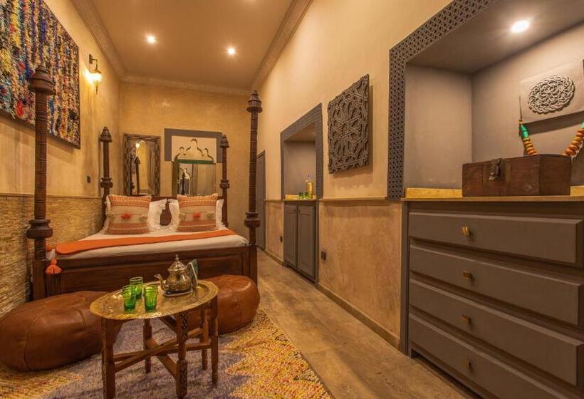 اتاق استاندارد با چشم‌انداز استخر, Le Medina Privilege Riad & Spa