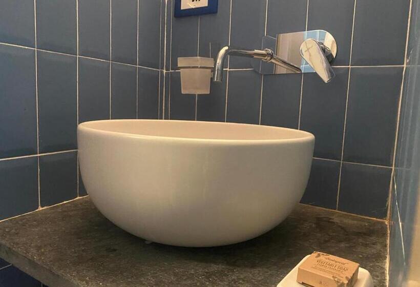 اتاق لوکس با تخت بزرگ, Cà Della Valletta