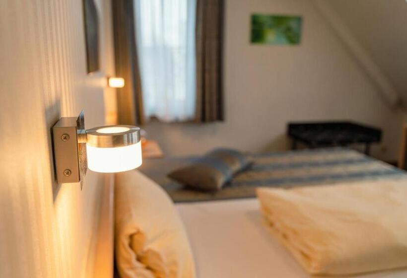 חדר סטנדרט יחיד, Benger