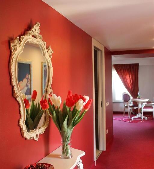 סוויטת ג'וניור, Capovilla