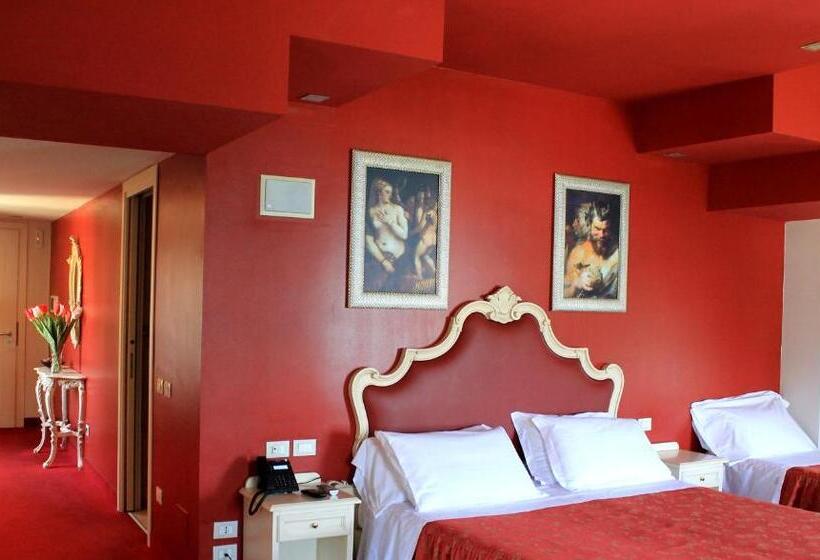 סוויטת ג'וניור, Capovilla