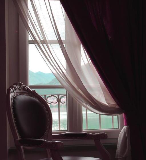 סוויטת ג'וניור, Capovilla