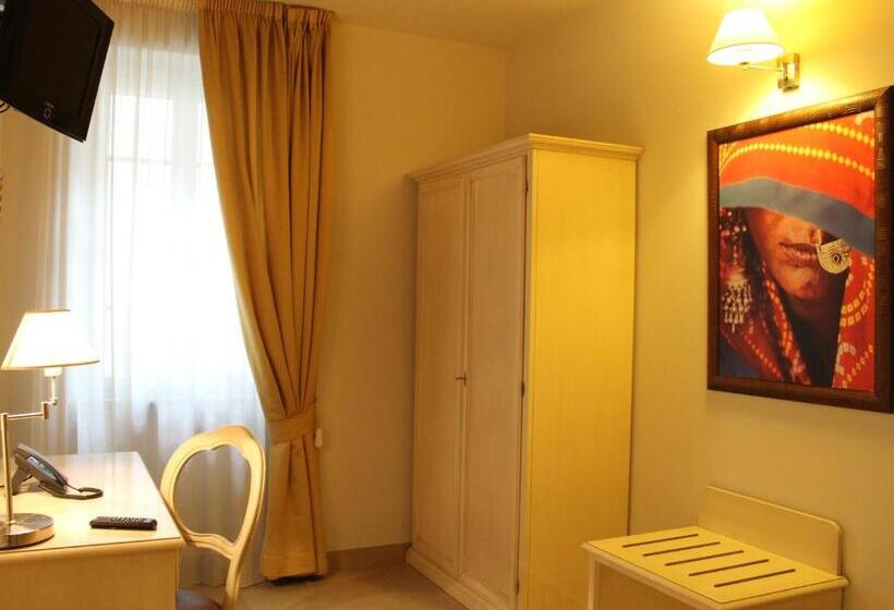 חדר סטנדרט יחיד, Capovilla