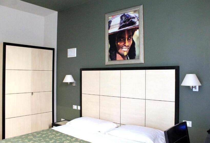 חדר סטנדרט, Capovilla