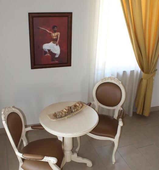 סוויטת ג'וניור עם מרפסת, Capovilla