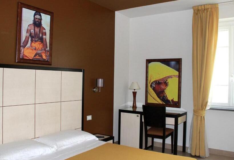 חדר סטנדרט, Capovilla