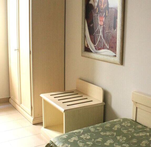 חדר סטנדרט יחיד, Capovilla