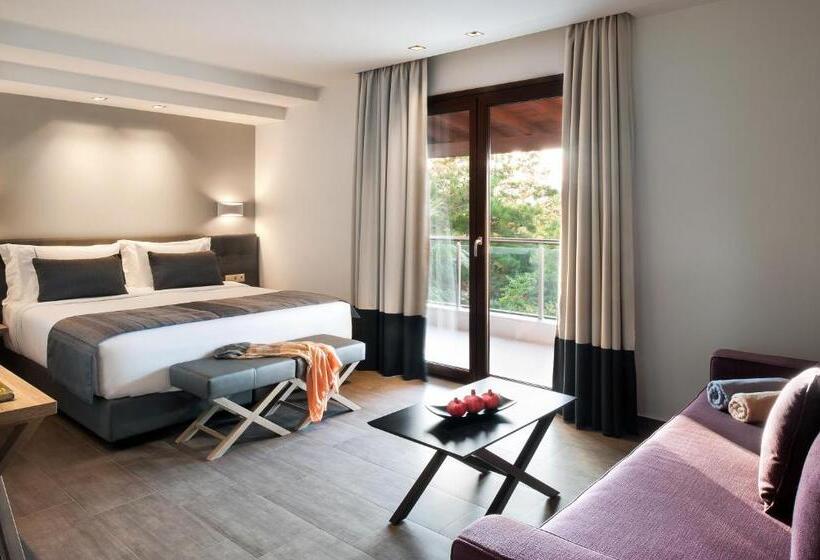 جناح جونيور, Gkeea Boutique