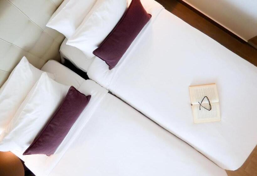 غرفة عائلية, Gkeea Boutique