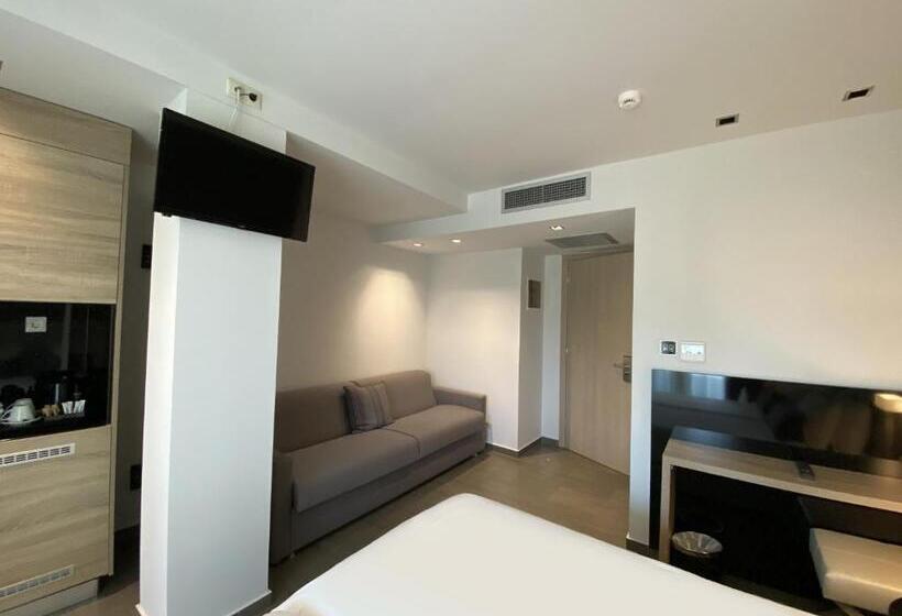 غرفة عائلية, Gkeea Boutique