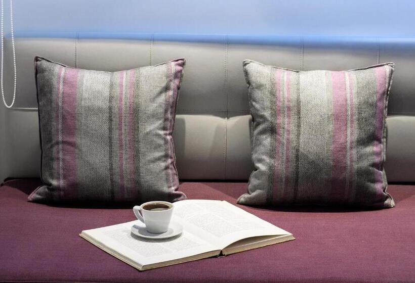 جناح عائلي, Gkeea Boutique