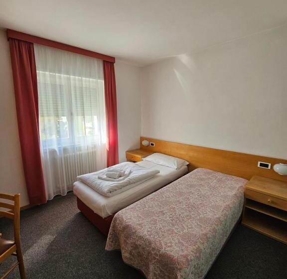 חדר סטנדרט יחיד, Ideal