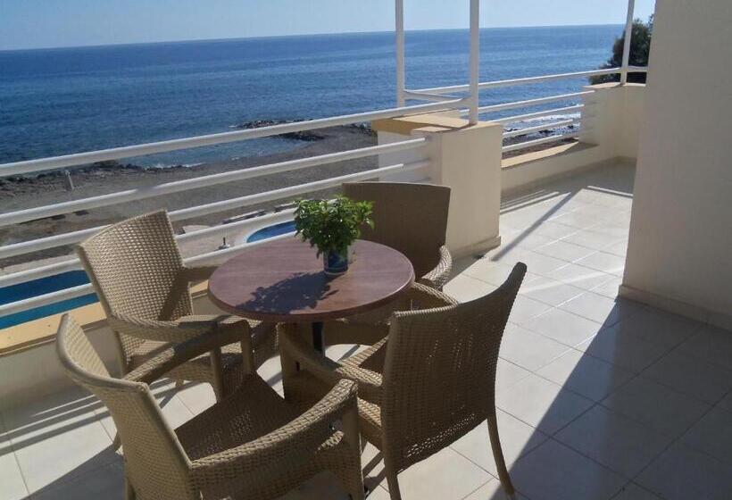 جناح عائلي, Ionio Star