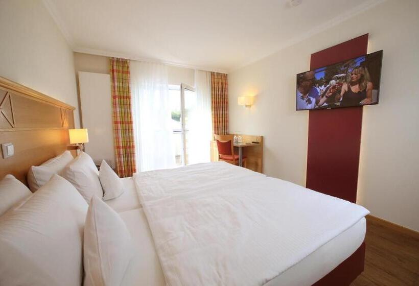 חדר סופריור עם מרפסת, Landidyll Hotel Restaurant Birkenhof