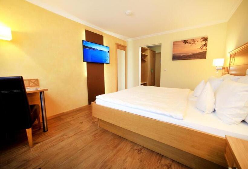 חדר סופריור עם מרפסת, Landidyll Hotel Restaurant Birkenhof