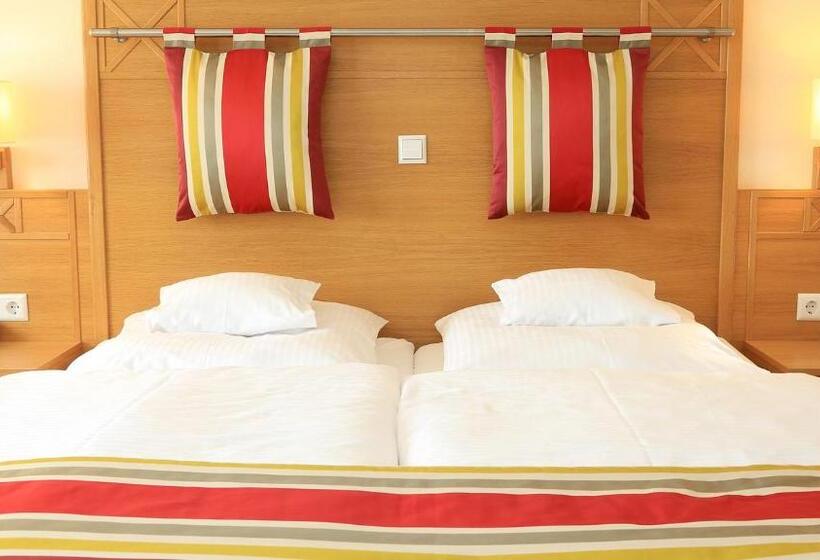 חדר קומפורט לשלושה, Landidyll Hotel Restaurant Birkenhof