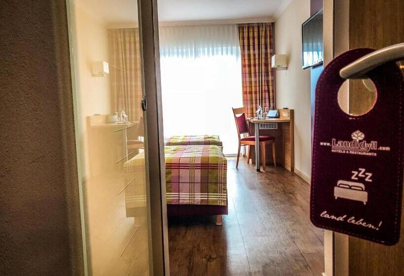 חדר סופריור עם מרפסת, Landidyll Hotel Restaurant Birkenhof