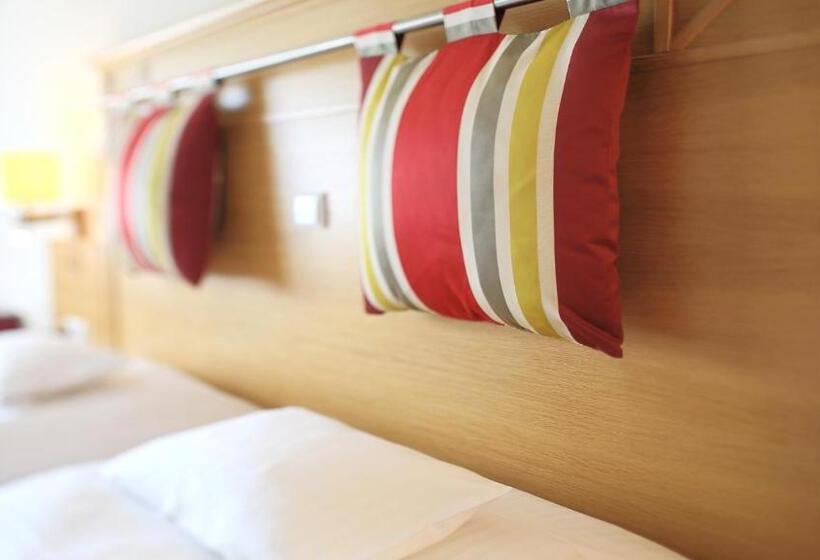 חדר סופריור עם מרפסת, Landidyll Hotel Restaurant Birkenhof