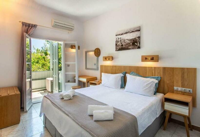 חדר סטנדרט עם מרפסת, Nefeli