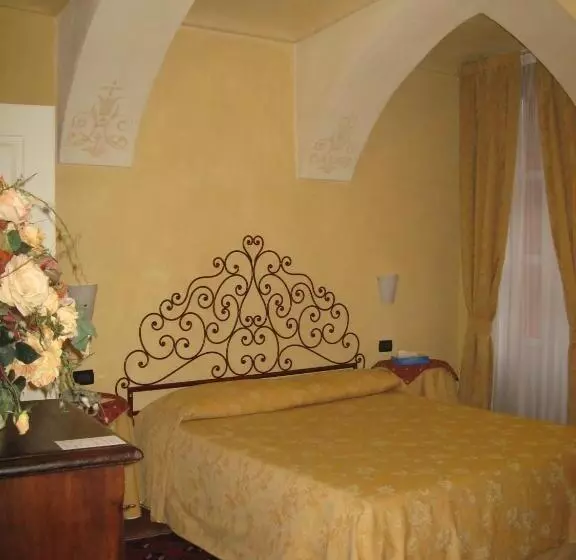 スタンダードルーム, Palazzo Di Mezzo