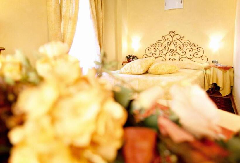 Номер Стандарт, Palazzo Di Mezzo