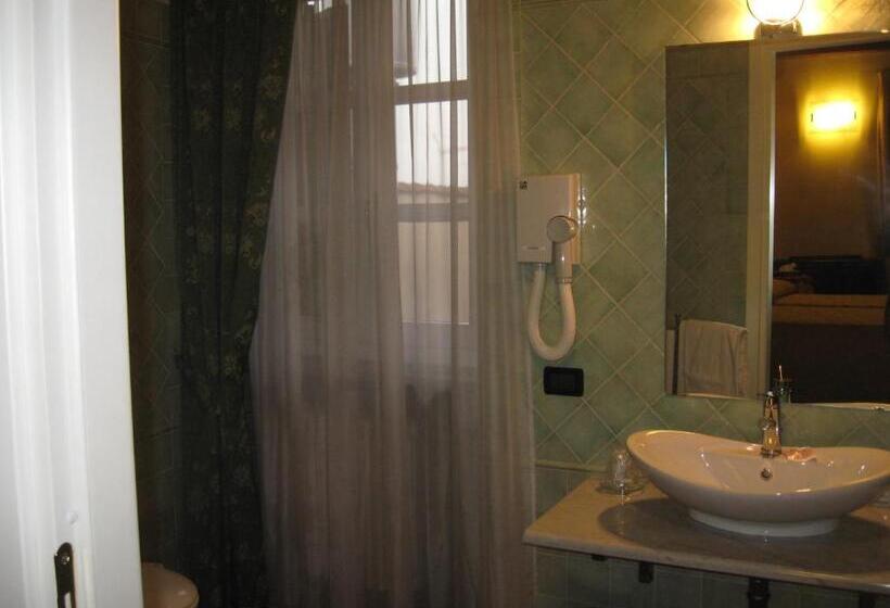 Номер Стандарт, Palazzo Di Mezzo