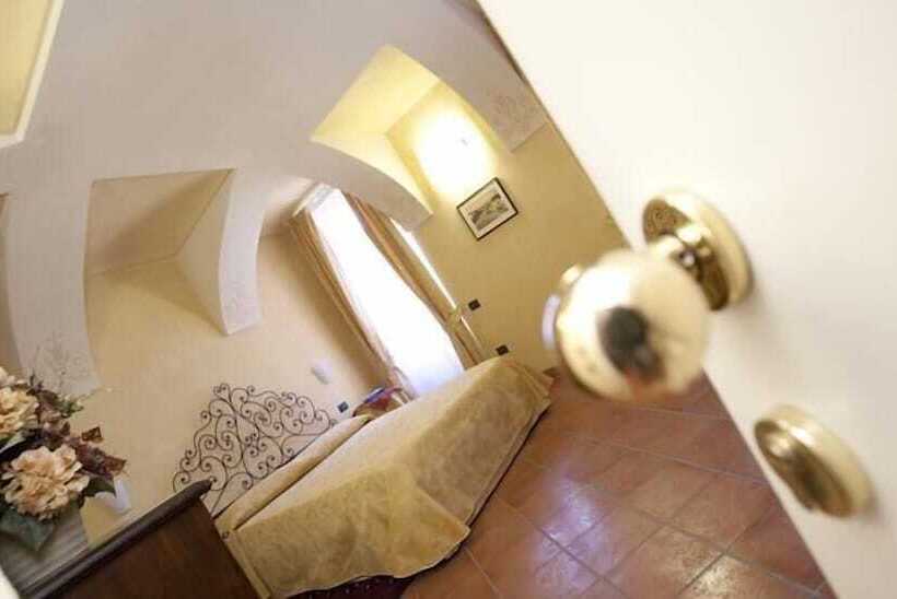 Номер Стандарт, Palazzo Di Mezzo