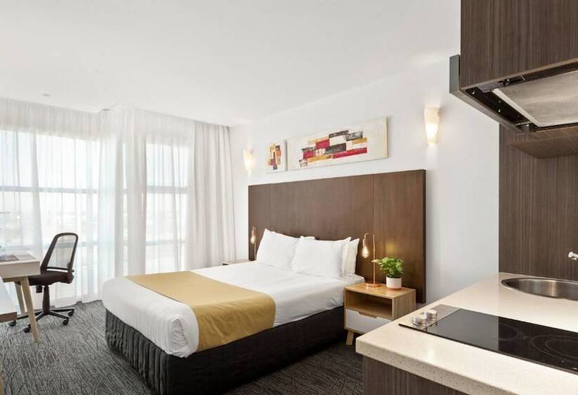 스탠다드 스튜디오, Quest Caroline Springs