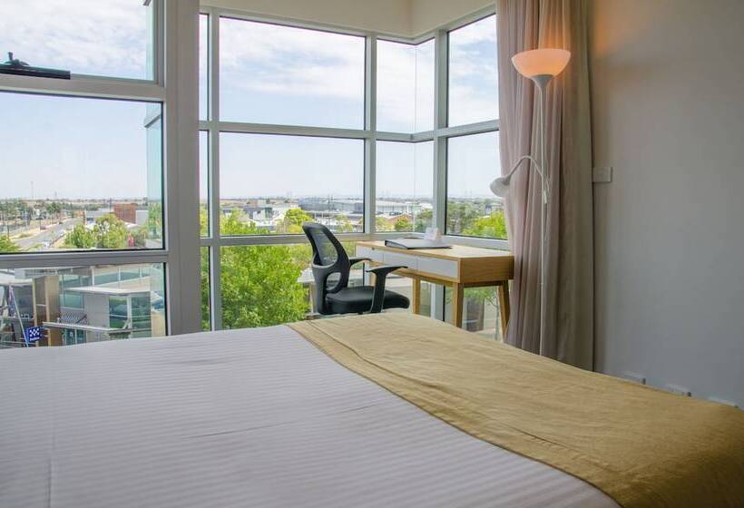 스탠다드 스튜디오, Quest Caroline Springs