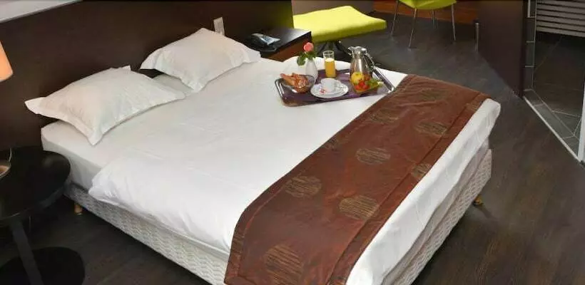 Standard Room, Restaurant Crystal