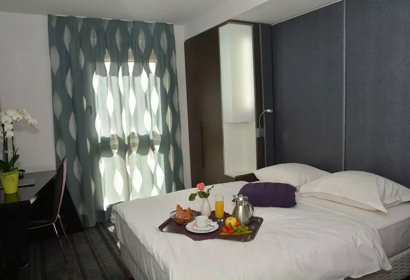 Standard Room, Restaurant Crystal
