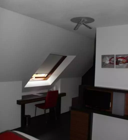 Standard Triple Room, Restaurant Crystal