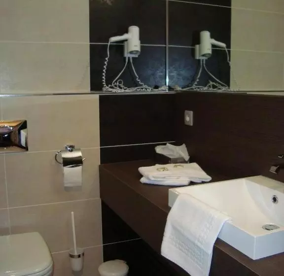 Standard Single Room, Restaurant Crystal