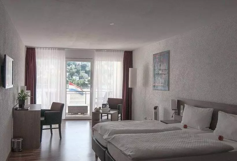 Superior-huone Jokinäkymä, Rheinhotel Arte