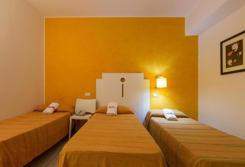 חדר סטנדרט לשלושה, Silver