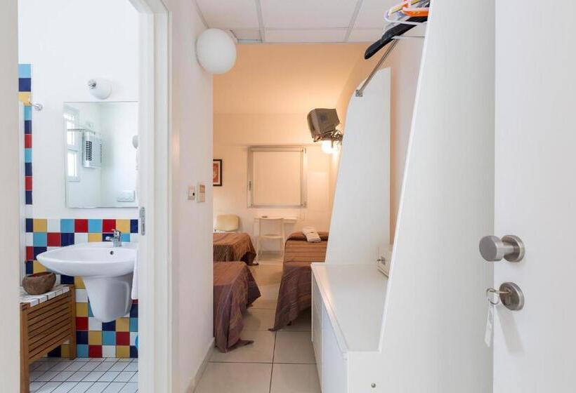 חדר סטנדרט לארבעה, Silver