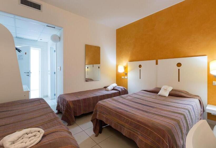 חדר סטנדרט לארבעה, Silver