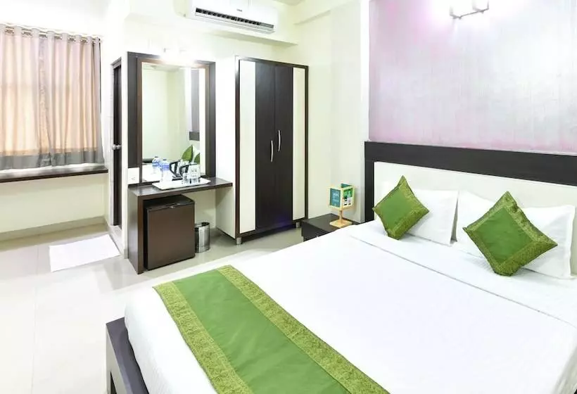 Chambre Deluxe, Treebo Skylon