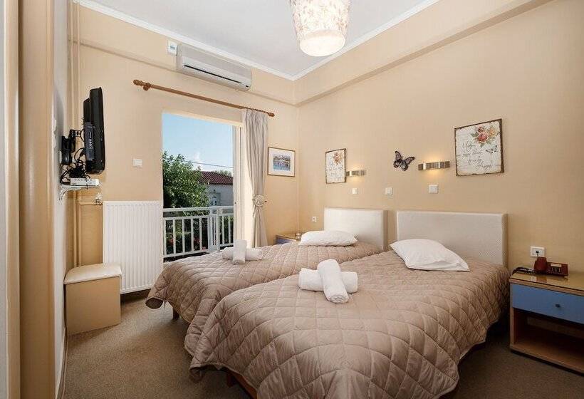 غرفة قياسية ثلاثية, Taxiarhis