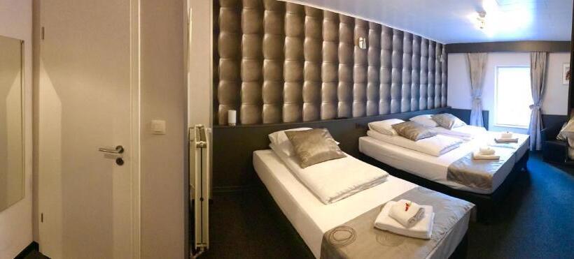 Номер Стандарт Трехместный, Ravel Hotel Cyrano