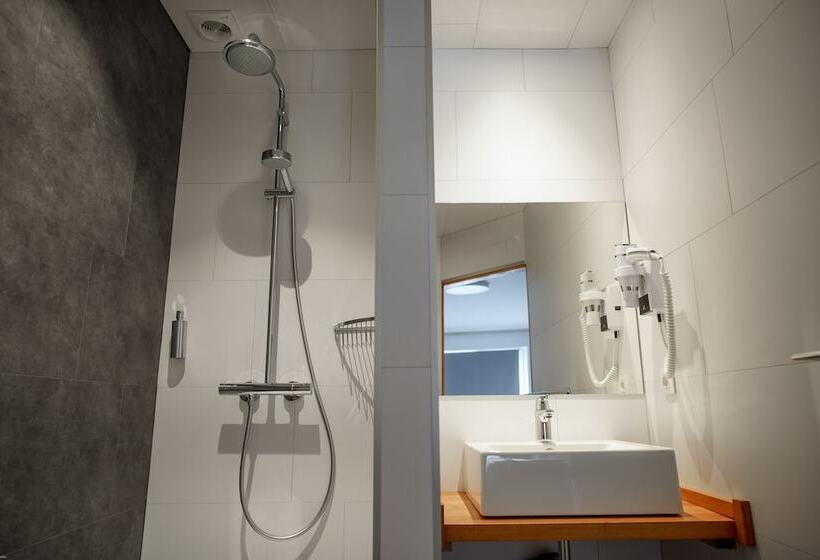 Номер Стандарт Трехместный, Ravel Hotel Cyrano