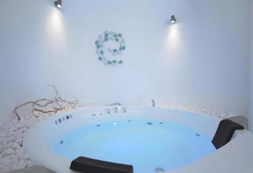 ハイドロマッサージバス付きスイート, Yades Suites & Spa   Adults Only